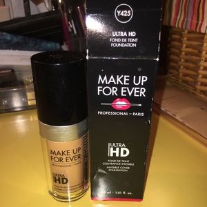 Makeup Forever Ultra HD foundation in shade Y425